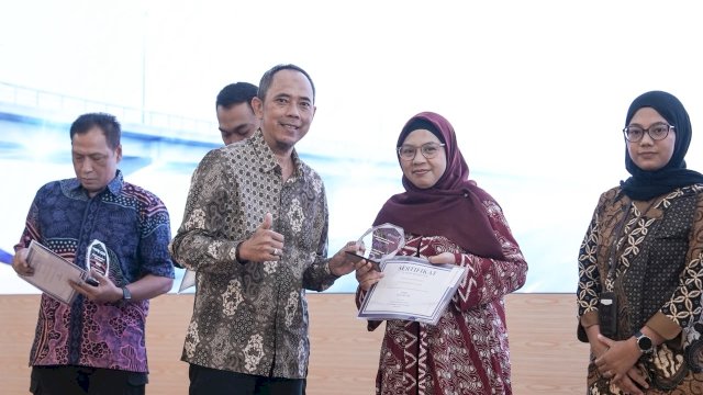Kalla Translog Raih Predikat Vendor Berkinerja Baik dari Jasamarga Tollroad Operator