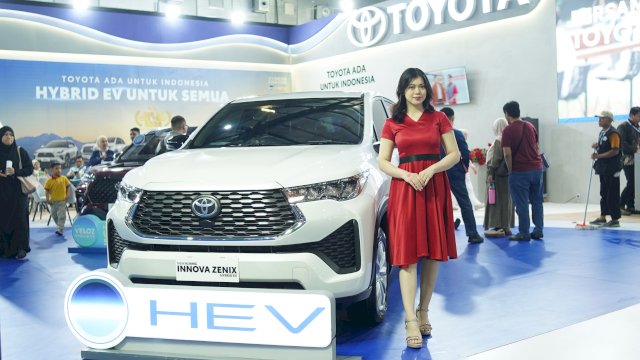 T Intouch with Toyota Remote, enhancement terbaru layanan telematics yang pertama kali hadir pada Kijang Innova Zenix.